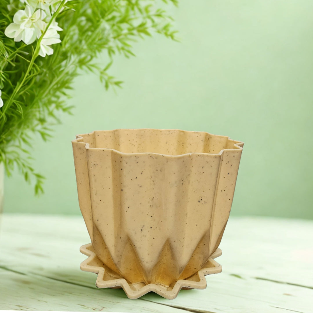 5-Inch Stylish Plastic Pot with Tray – Timeless Beige for Every Space The Grow Kart